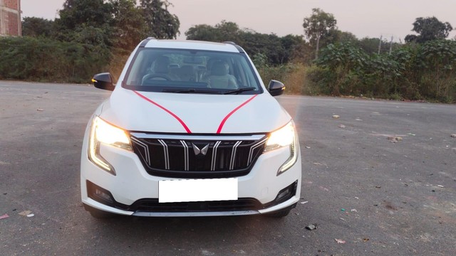 Second-hand 2023 Mahindra XUV700 AX5 7 Str Diesel AT for sale in New Delhi-5