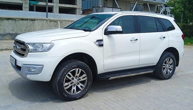 Second-hand 2018 Ford Endeavour 3.2 Titanium AT 4X4 for sale in Ahmedabad-6