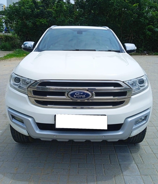 Second-hand 2018 Ford Endeavour 3.2 Titanium AT 4X4 for sale in Ahmedabad-2