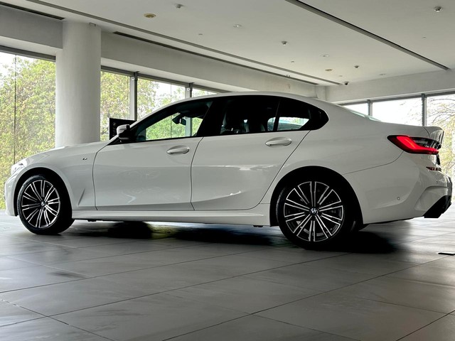 BMW 3 Series 330i M Sport Second-hand 2022 BMW 3 Series 330i M Sport for sale in Gurgaon-3