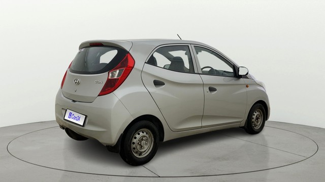 Second-hand 2016 Hyundai EON Era Plus for sale in Ahmedabad-2