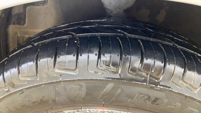 Second-hand 2016 Hyundai EON Era Plus for sale in Ahmedabad-30