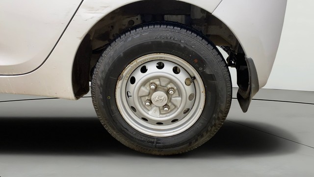 Second-hand 2016 Hyundai EON Era Plus for sale in Ahmedabad-26