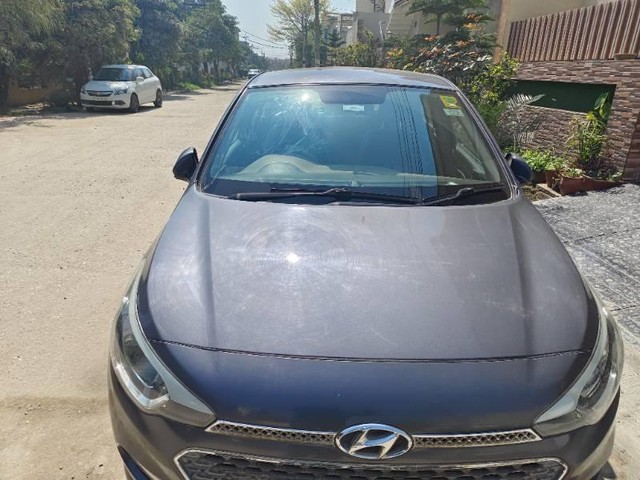 Hyundai i20 Asta 1.4 CRDi Second-hand 2015 Hyundai i20 Asta 1.4 CRDi for sale in Ludhiana-9
