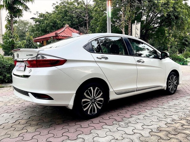 Second-hand 2018 Honda City Anniversary i-VTEC CVT ZX for sale in New Delhi-2