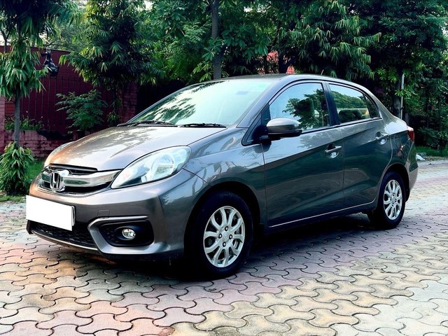 Second-hand 2016 Honda Amaze VX CVT i-VTEC for sale in New Delhi-4