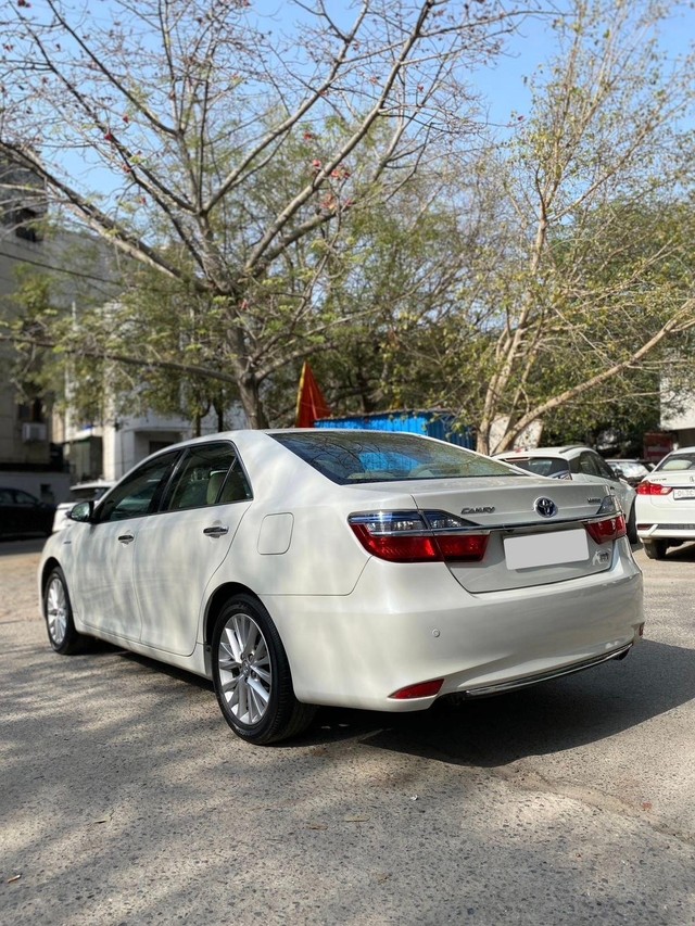 Second-hand 2017 Toyota Camry 2.5 Hybrid for sale in New Delhi-7
