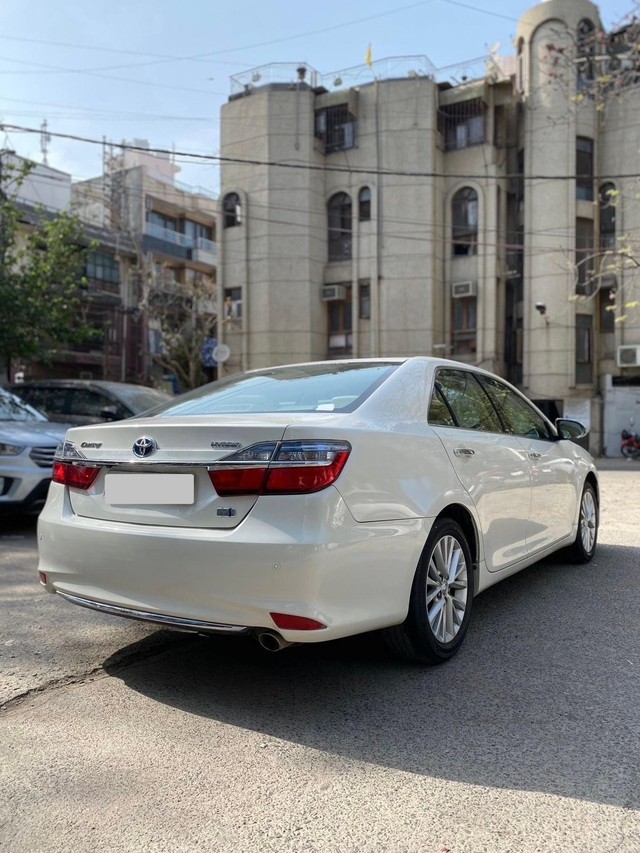 Second-hand 2017 Toyota Camry 2.5 Hybrid for sale in New Delhi-8