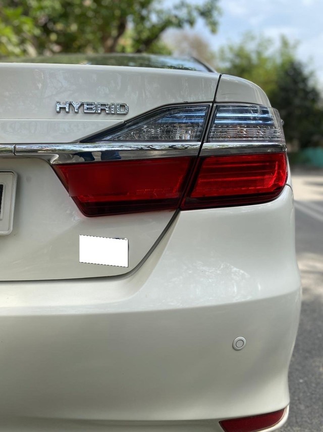 Second-hand 2017 Toyota Camry 2.5 Hybrid for sale in New Delhi-6