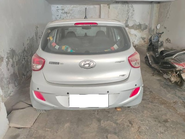 Second-hand 2013 Hyundai Grand i10 Magna for sale in Agra-1