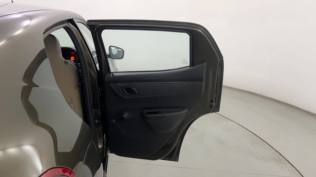 Second-hand 2017 Renault KWID RXT for sale in Pune-39