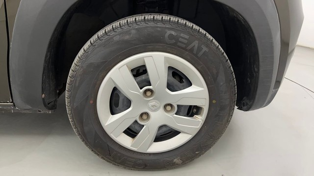 Second-hand 2017 Renault KWID RXT for sale in Pune-17