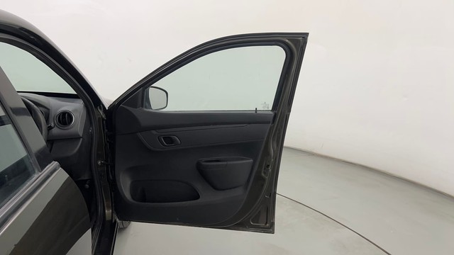 Second-hand 2017 Renault KWID RXT for sale in Pune-16