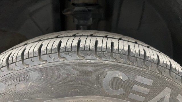 Second-hand 2017 Renault KWID RXT for sale in Pune-31