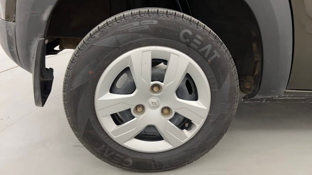 Second-hand 2017 Renault KWID RXT for sale in Pune-18