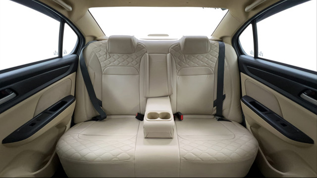 Second-hand 2023 Honda Amaze VX CVT Petrol for sale in Pune-28