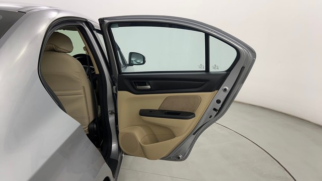 Second-hand 2023 Honda Amaze VX CVT Petrol for sale in Pune-25