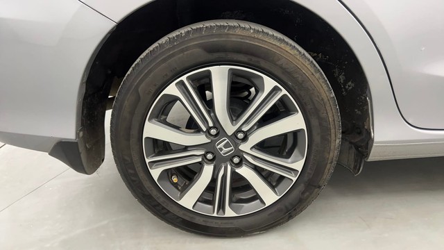 Second-hand 2023 Honda Amaze VX CVT Petrol for sale in Pune-18