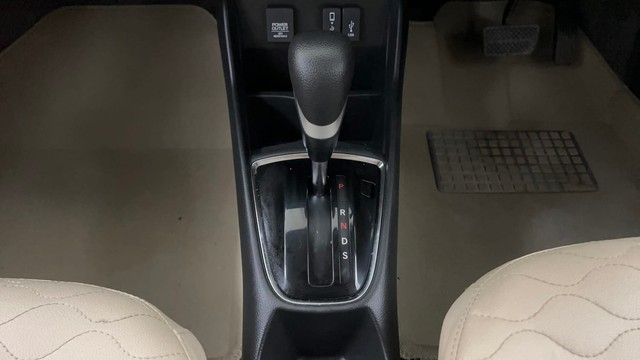 Second-hand 2023 Honda Amaze VX CVT Petrol for sale in Pune-12