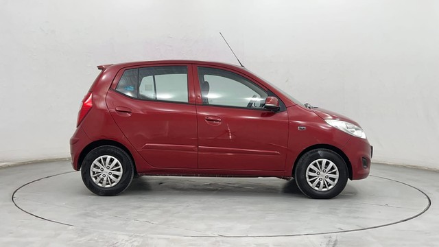 Second-hand 2013 Hyundai i20 Sportz Petrol for sale in Pune-2
