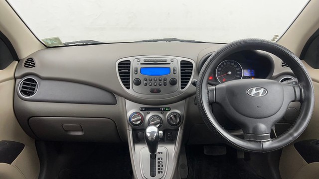 Second-hand 2013 Hyundai i20 Sportz Petrol for sale in Pune-11