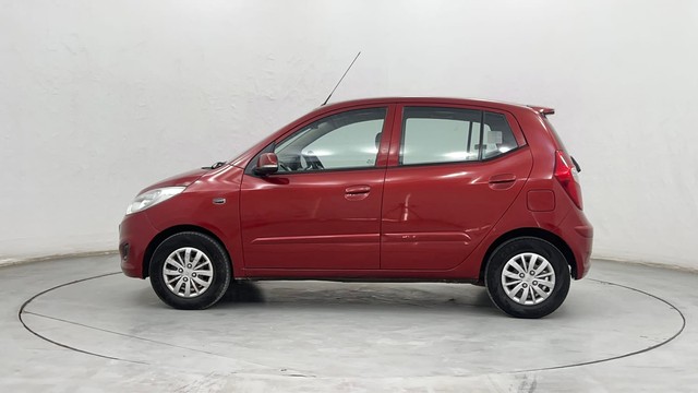 Second-hand 2013 Hyundai i20 Sportz Petrol for sale in Pune-6