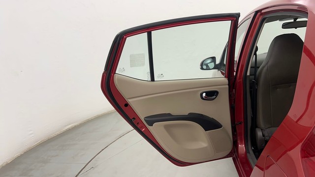 Second-hand 2013 Hyundai i20 Sportz Petrol for sale in Pune-32