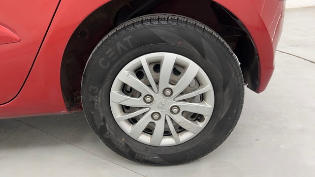 Second-hand 2013 Hyundai i20 Sportz Petrol for sale in Pune-19