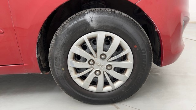 Second-hand 2013 Hyundai i20 Sportz Petrol for sale in Pune-17