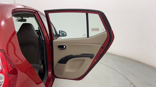 Second-hand 2013 Hyundai i20 Sportz Petrol for sale in Pune-36