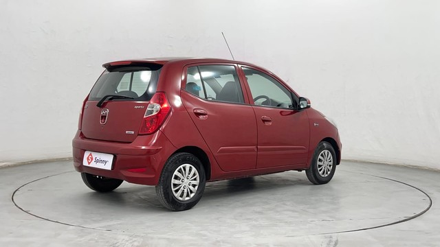 Second-hand 2013 Hyundai i20 Sportz Petrol for sale in Pune-3