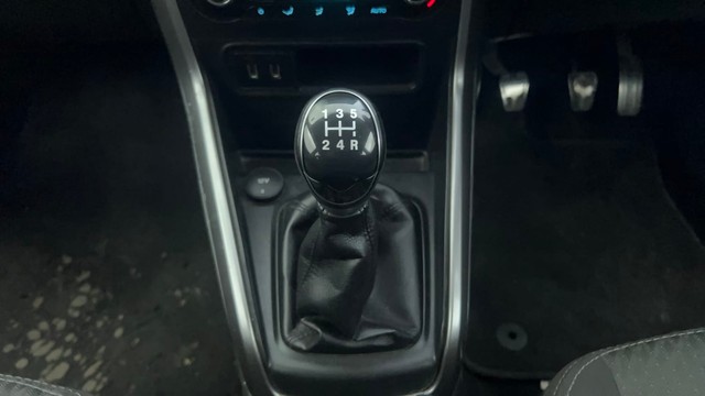 Second-hand 2018 Ford Ecosport Titanium for sale in Ahmedabad-12