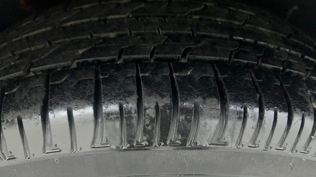 Second-hand 2018 Ford Ecosport Titanium for sale in Ahmedabad-30