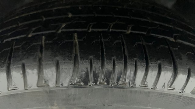 Second-hand 2018 Ford Ecosport Titanium for sale in Ahmedabad-23