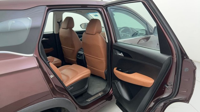 Second-hand 2021 MG Hector Plus 1.5 Turbo Sharp Pro 7 Str BSVI for sale in Ahmedabad-30