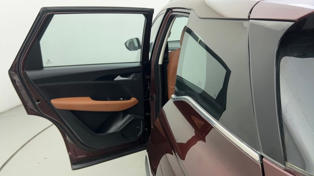 Second-hand 2021 MG Hector Plus 1.5 Turbo Sharp Pro 7 Str BSVI for sale in Ahmedabad-24