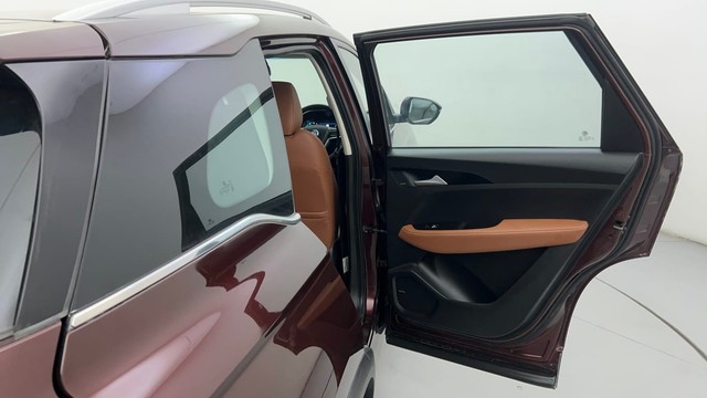 Second-hand 2021 MG Hector Plus 1.5 Turbo Sharp Pro 7 Str BSVI for sale in Ahmedabad-34