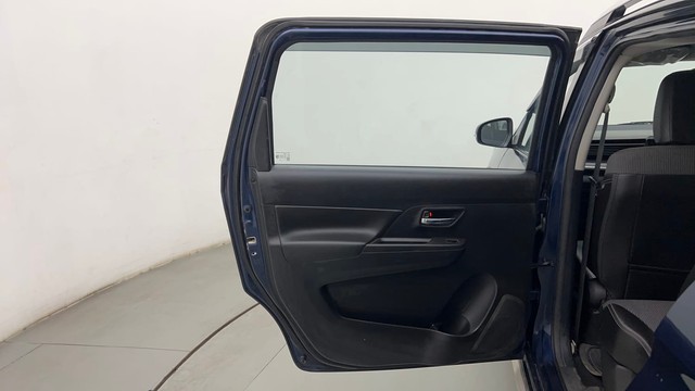 Second-hand 2024 Maruti Suzuki XL6 Zeta CNG for sale in Thane-34