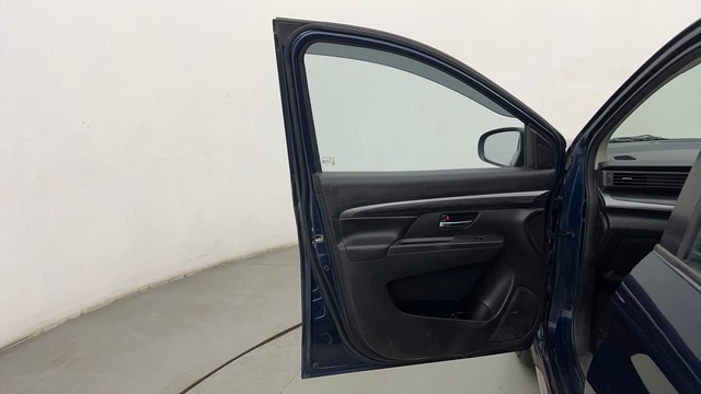 Second-hand 2024 Maruti Suzuki XL6 Zeta CNG for sale in Thane-40