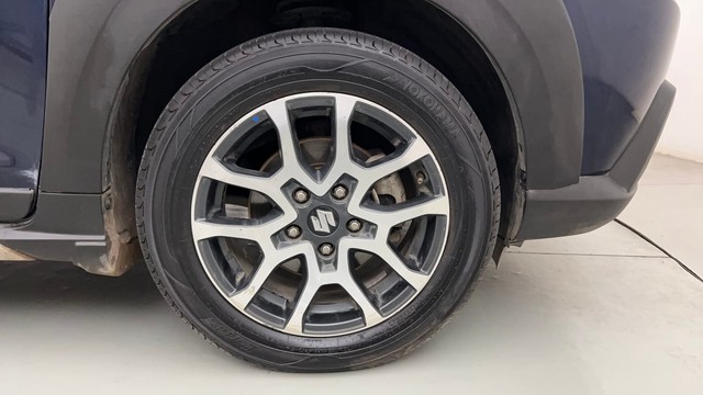 Second-hand 2024 Maruti Suzuki XL6 Zeta CNG for sale in Thane-17