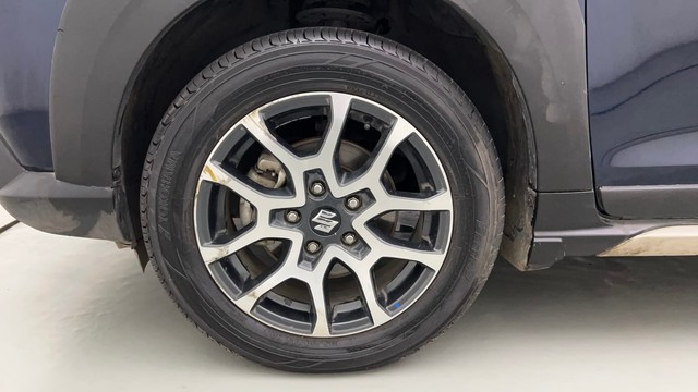 Second-hand 2024 Maruti Suzuki XL6 Zeta CNG for sale in Thane-20