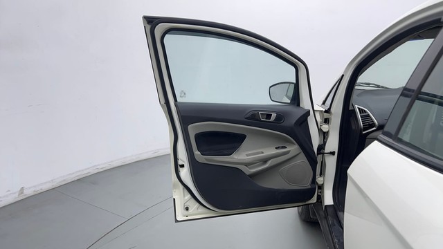 Second-hand 2016 Ford Ecosport 1.5 Ti VCT MT Titanium for sale in New Delhi-28