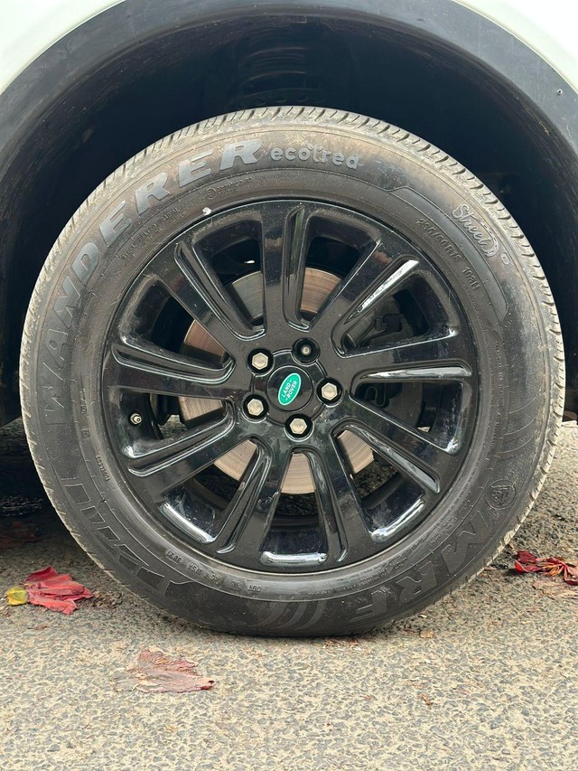 Second-hand 2015 Land Rover Discovery Sport SD4 HSE Luxury 7S for sale in New Delhi-5