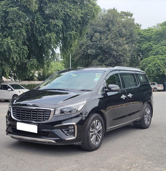 Kia Carnival Prestige Second-hand 2020 Kia Carnival Prestige for sale in New Delhi-4