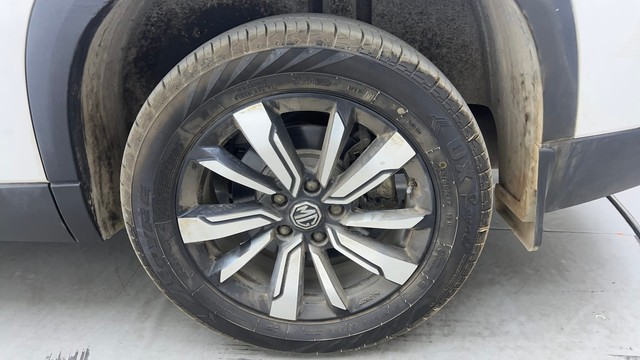 Second-hand 2020 MG Hector Sharp DCT for sale in Hyderabad-19