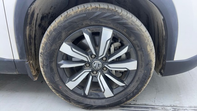 Second-hand 2020 MG Hector Sharp DCT for sale in Hyderabad-17