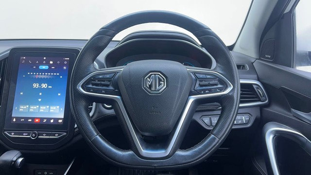 Second-hand 2020 MG Hector Sharp DCT for sale in Hyderabad-32