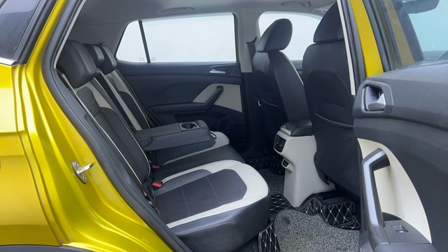 Second-hand 2022 Volkswagen Taigun 1.0 Topline for sale in Hyderabad-27