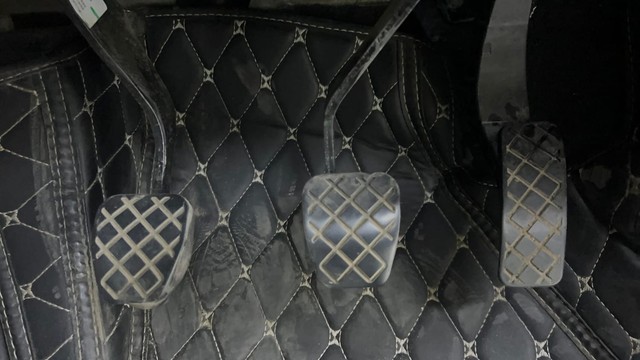 Second-hand 2022 Volkswagen Taigun 1.0 Topline for sale in Hyderabad-14