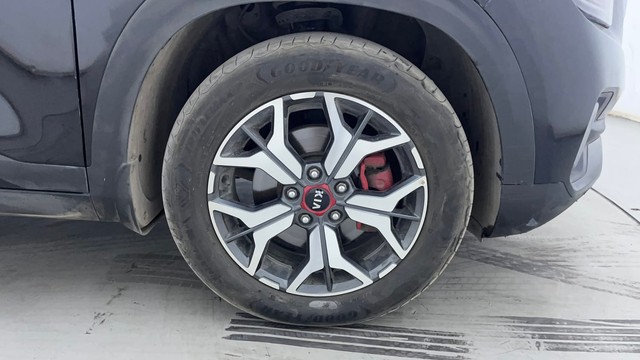 Second-hand 2021 Kia Seltos GTX Plus DCT for sale in Hyderabad-17